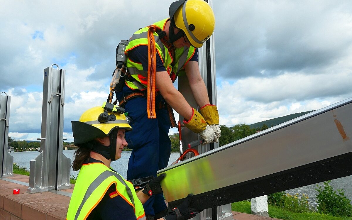 240923 MIL Hochwasserschutz Uebung Bilder THW Miltenberg 5 240923 MIL Hochwasserschutz Uebung Bilder THW Miltenberg 5