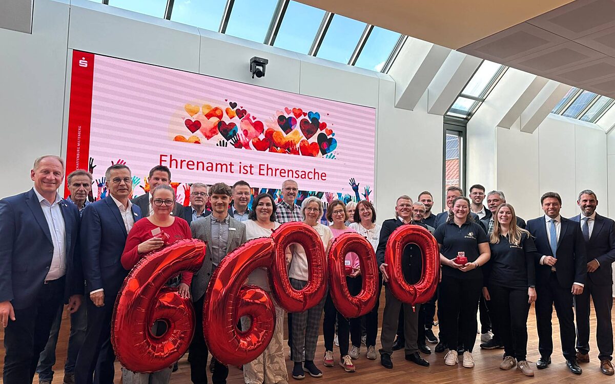 240926 Aschaffenburg Spendenuebergabe der Sparkasse 240926 Aschaffenburg Spendenuebergabe der Sparkasse