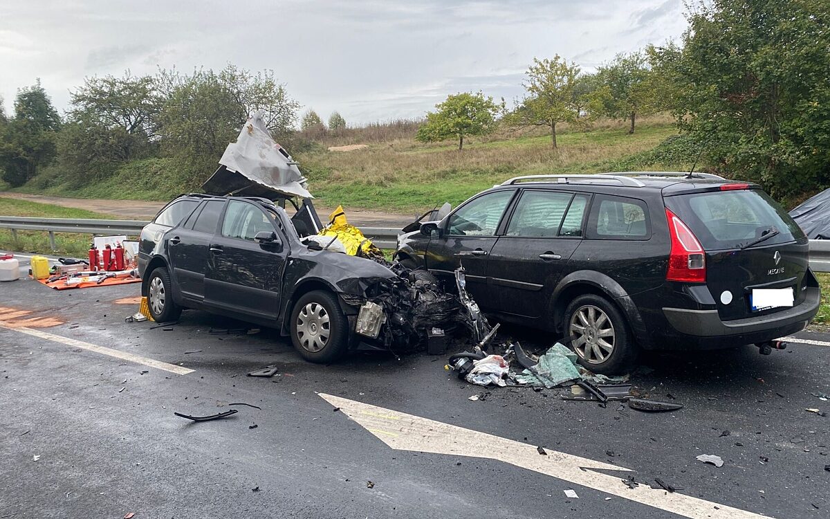 250924 Hoesbach Schimborn Schwerer Verkehrsunfall 2 250924 Hoesbach Schimborn Schwerer Verkehrsunfall 2