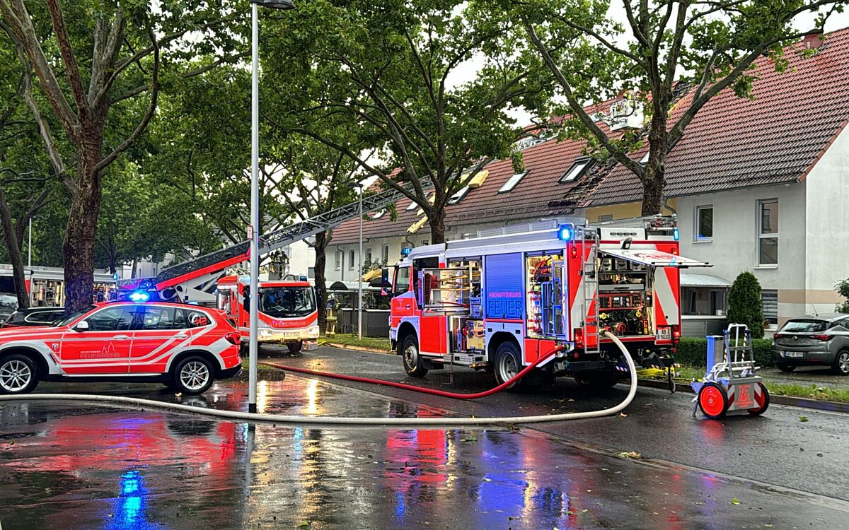 260624 AB Einsatz Unwetter Dachstuhlbrand Rhoenstrasse 1 260624 AB Einsatz Unwetter Dachstuhlbrand Rhoenstrasse 1