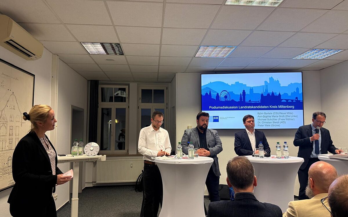 270126 MIL Podiumsdiskussion JG 1