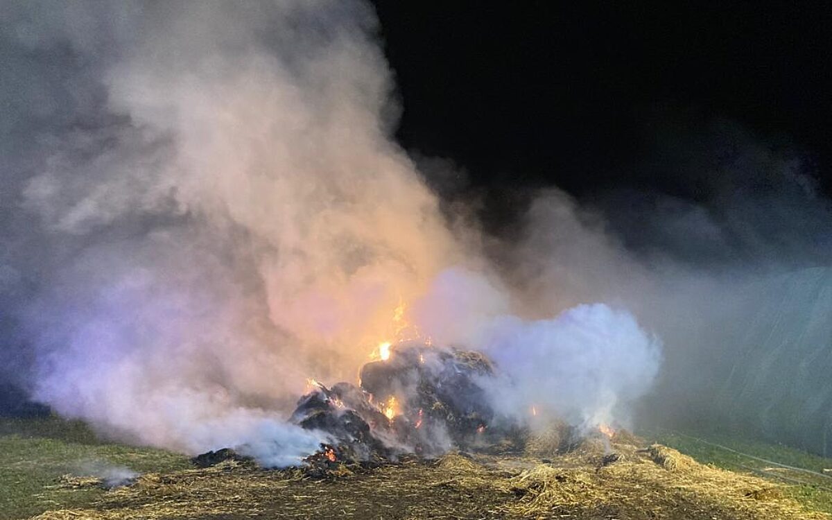 280822 Strohballen Brand Kleinheubach Miltenberg 2 280822 Strohballen Brand Kleinheubach Miltenberg 2