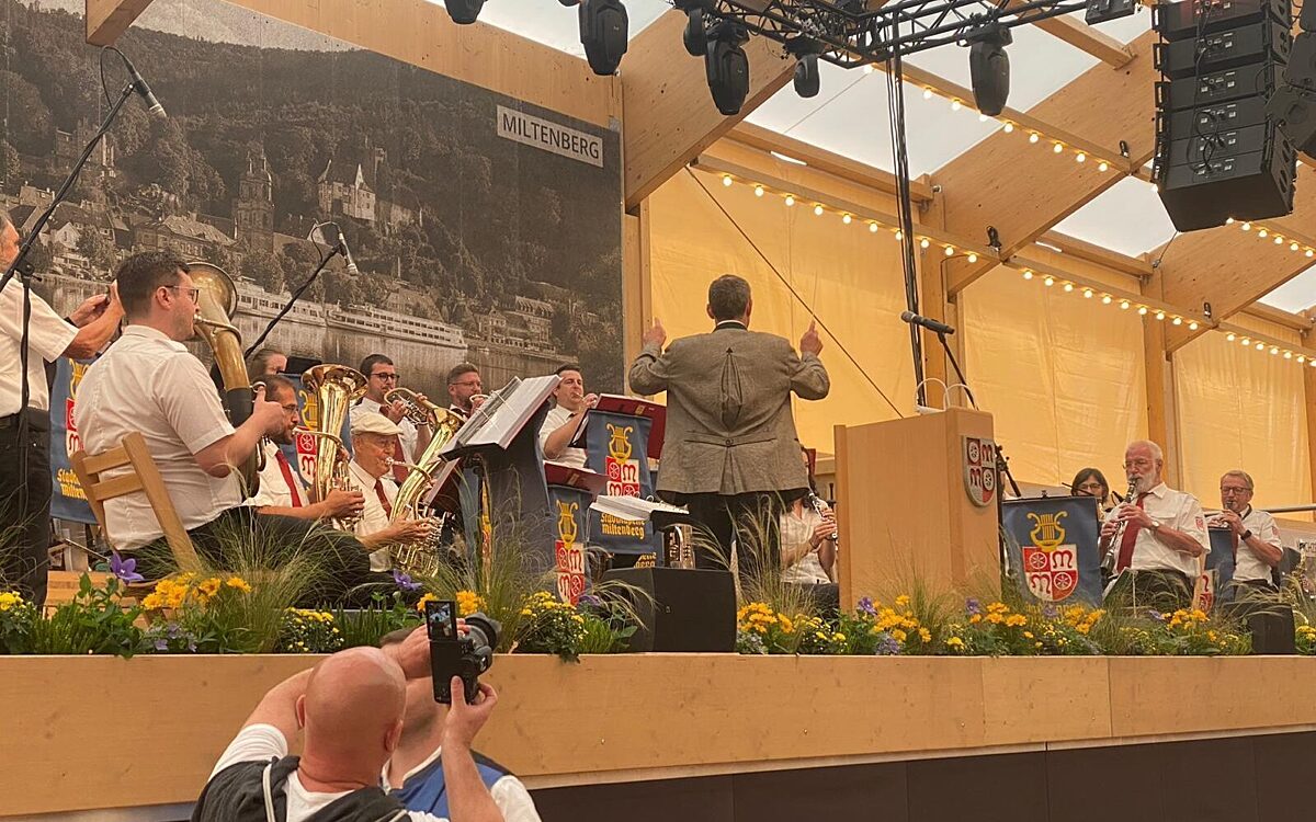 280823 MIL Michaelismesse Aiwangerbesuch3 280823 MIL Michaelismesse Aiwangerbesuch3