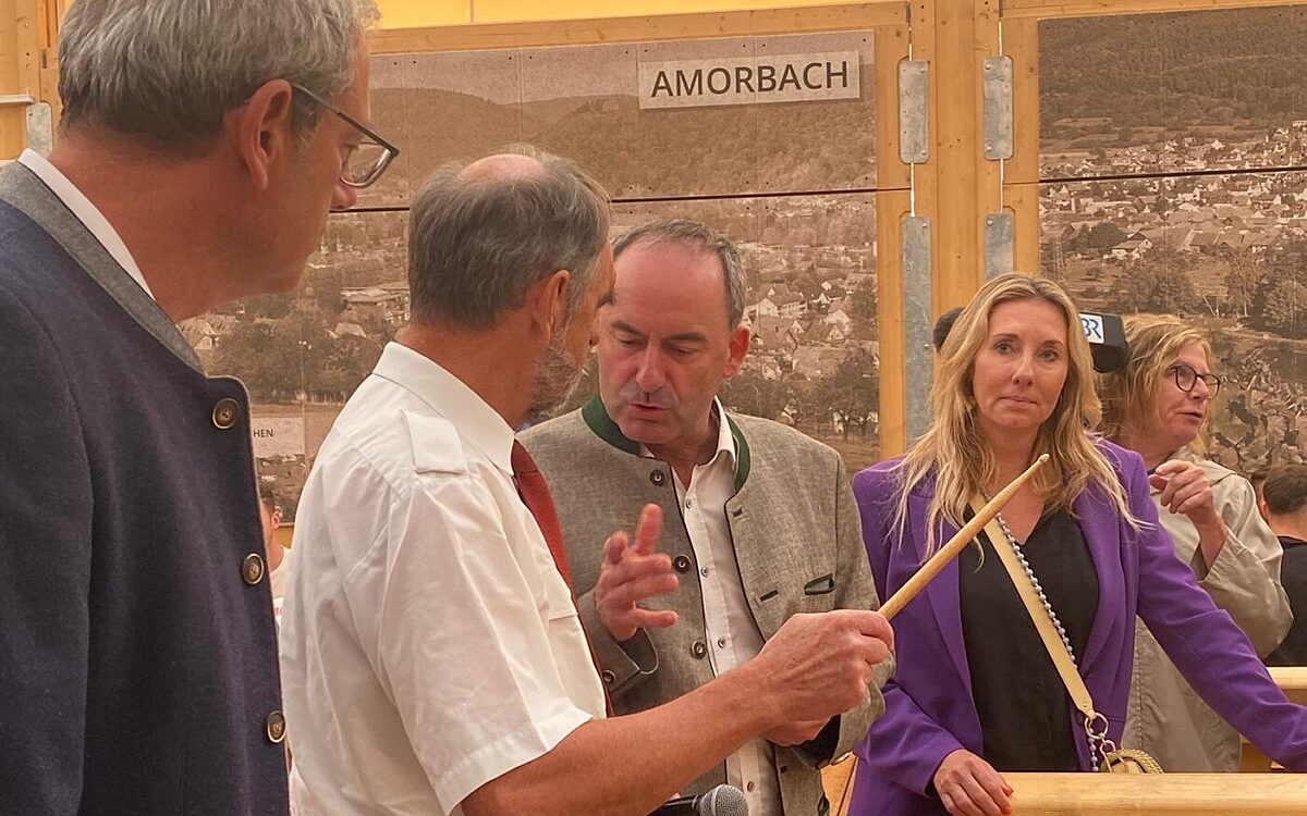 280823 MIL Michaelismesse Aiwangerbesuch4 280823 MIL Michaelismesse Aiwangerbesuch4