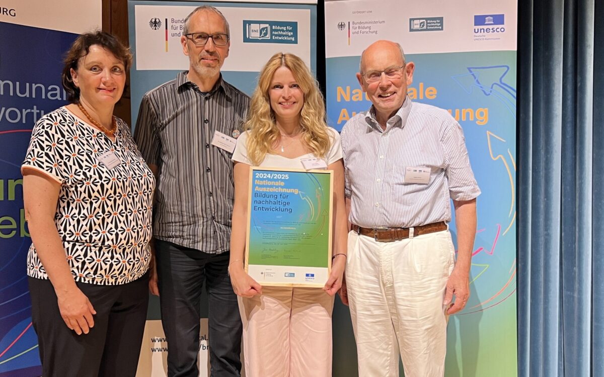 290624 AB vhs fuer Engagement im Bereich Nachhaltigkeit ausgezeichnet 290624 AB vhs fuer Engagement im Bereich Nachhaltigkeit ausgezeichnet