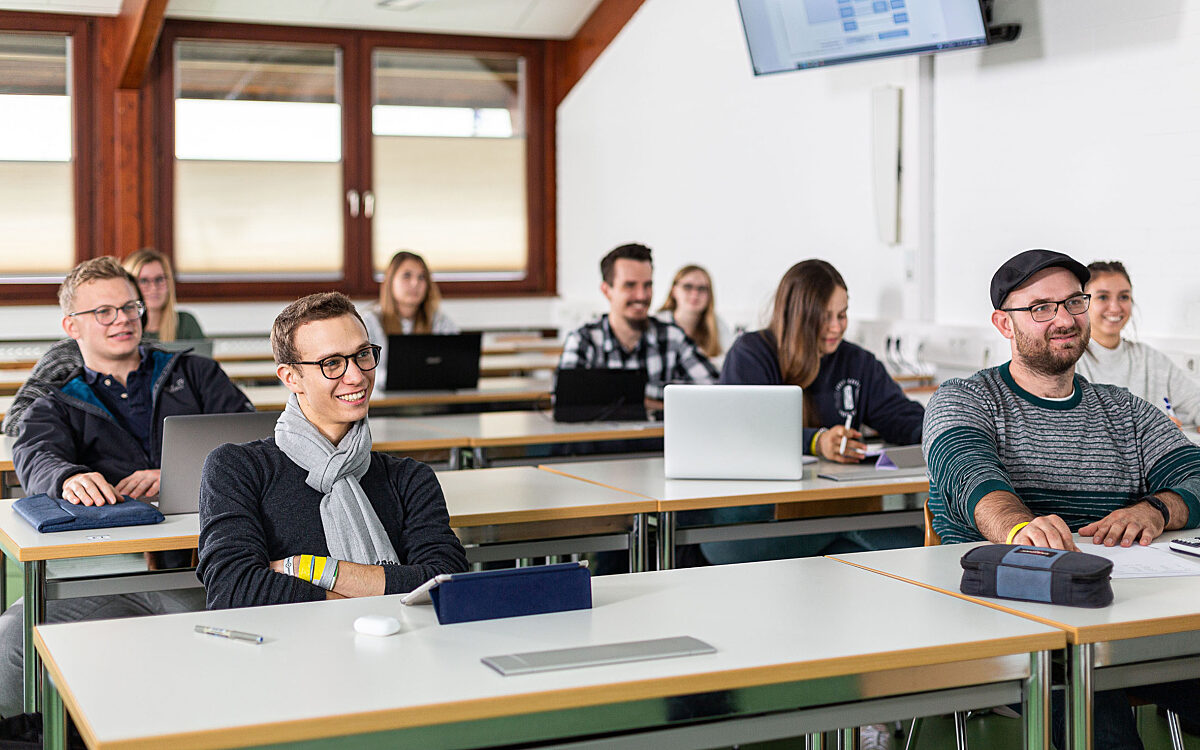 300724 MIL Studierende Campus Miltenberg Foto TH AB 300724 MIL Studierende Campus Miltenberg Foto TH AB