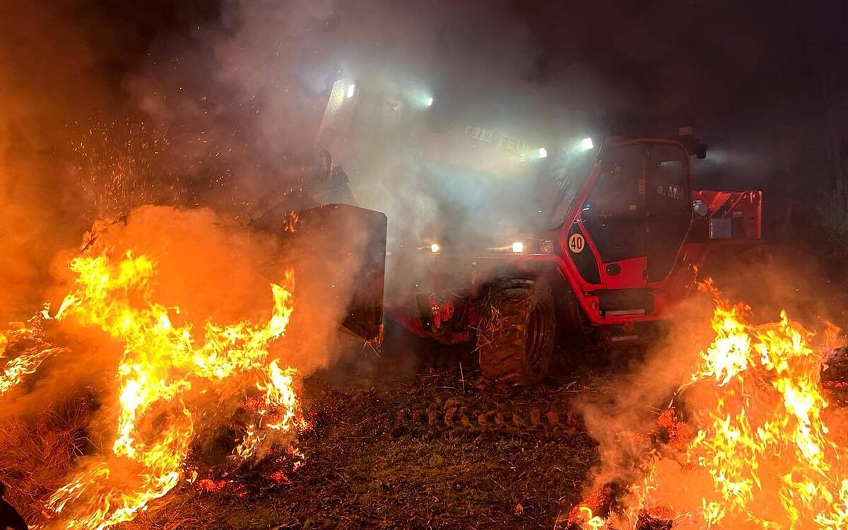 301222 HU Heuballenbrand FW Hanau 2 301222 HU Heuballenbrand FW Hanau 2