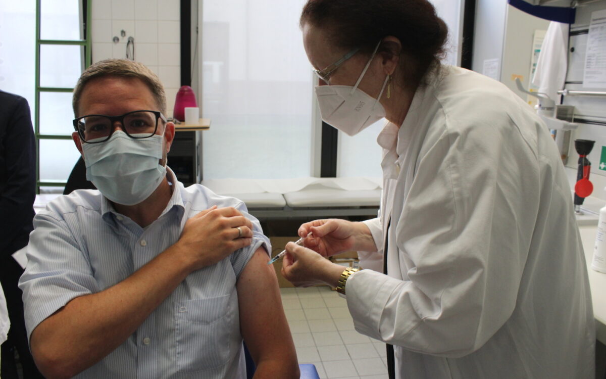 689 Impfen gehen 689 Impfen gehen