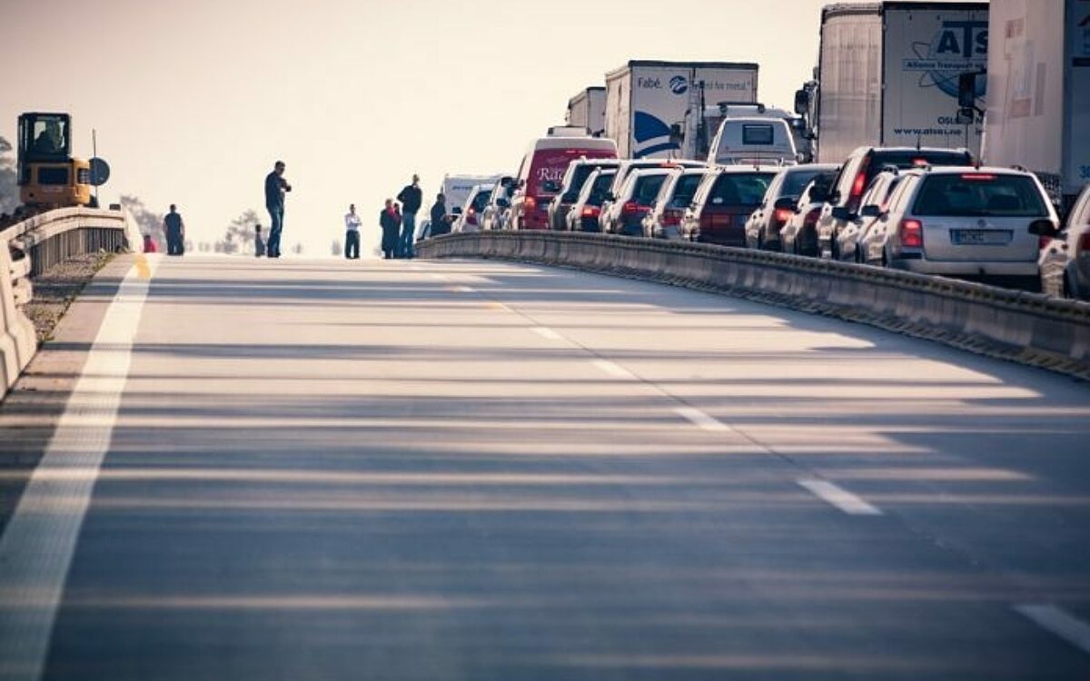 Baustelle Autobahn Stau 696x464 Baustelle Autobahn Stau 696x464