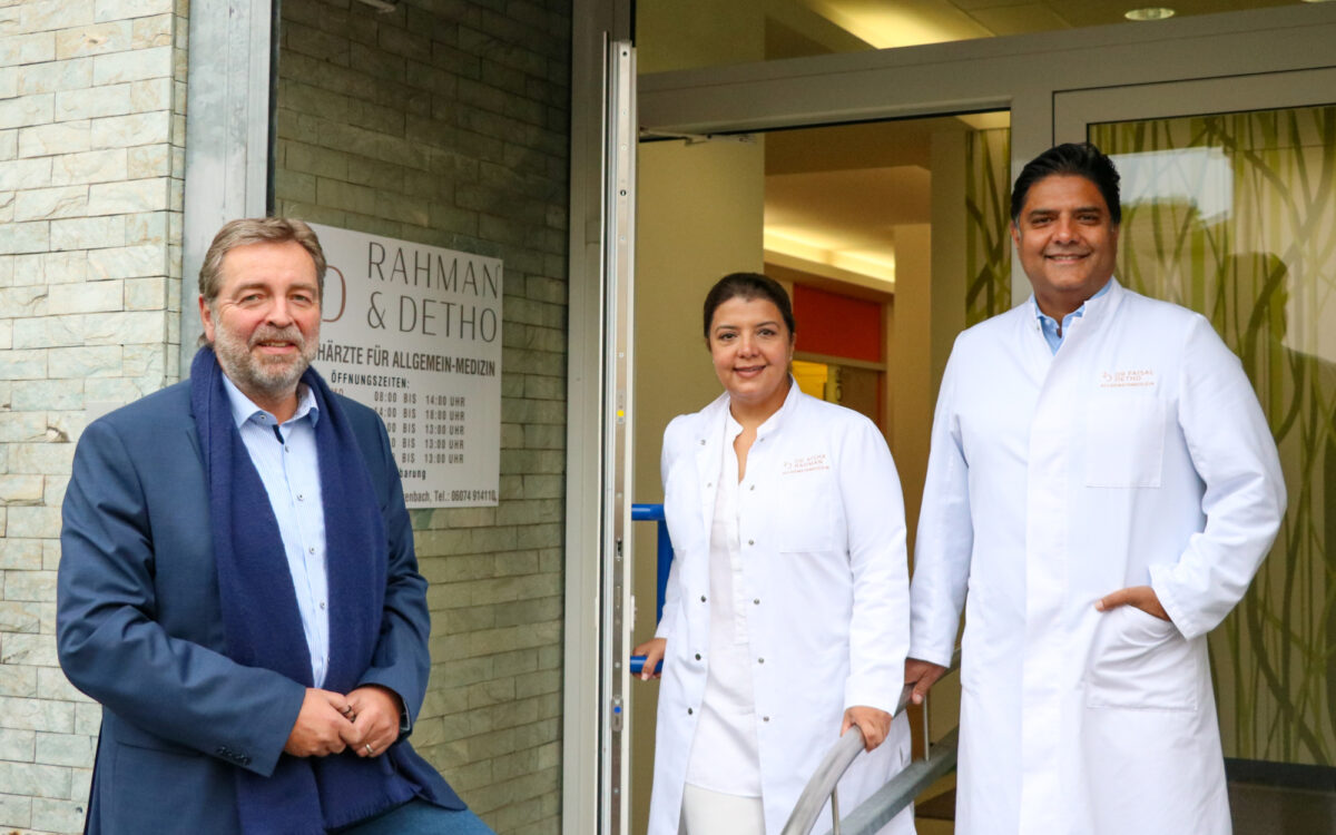 Buergermeister Juergen Rogg Aisha Rahman und Dr Faisal Detho Buergermeister Juergen Rogg Aisha Rahman und Dr Faisal Detho