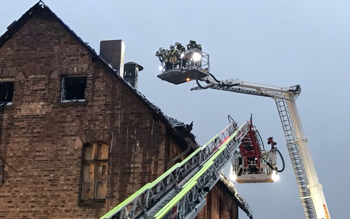 D4 C1 E016 8 B74 477 D 9422 CB580 E613 F18 D4 C1 E016 8 B74 477 D 9422 CB580 E613 F18