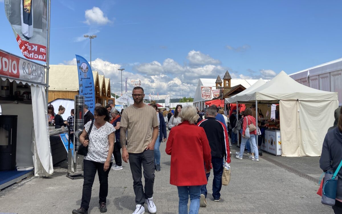 E32 F5502 8461 4 D84 A50 B 046 B5 C427 BF5 E32 F5502 8461 4 D84 A50 B 046 B5 C427 BF5