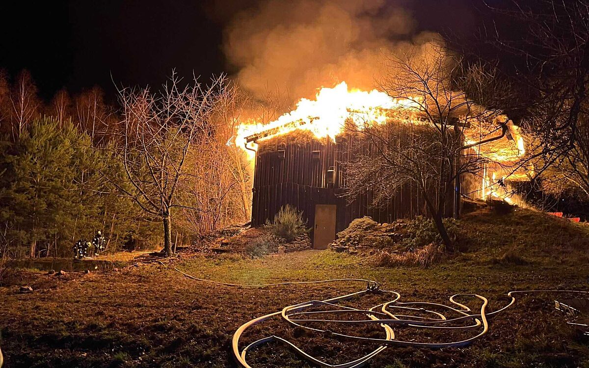 Feuer Sulzbach Lagerhalle