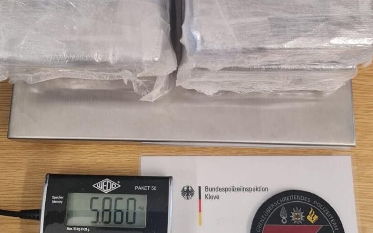 Foto Bundepolizei5860 Gramm Kokain Foto Bundepolizei5860 Gramm Kokain