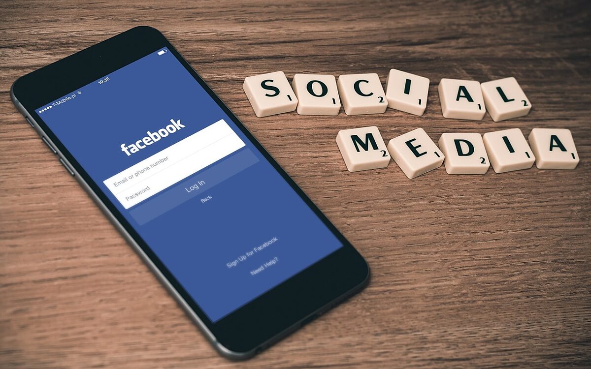 Handy Social Media Facebook Handy Social Media Facebook