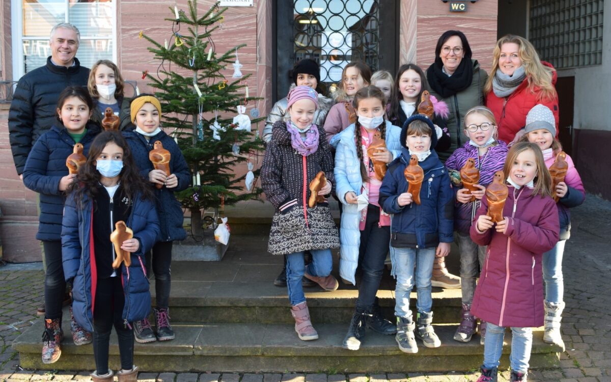 Kleine Strolche dekorieren Seligenstadt 201221 Kleine Strolche dekorieren Seligenstadt 201221