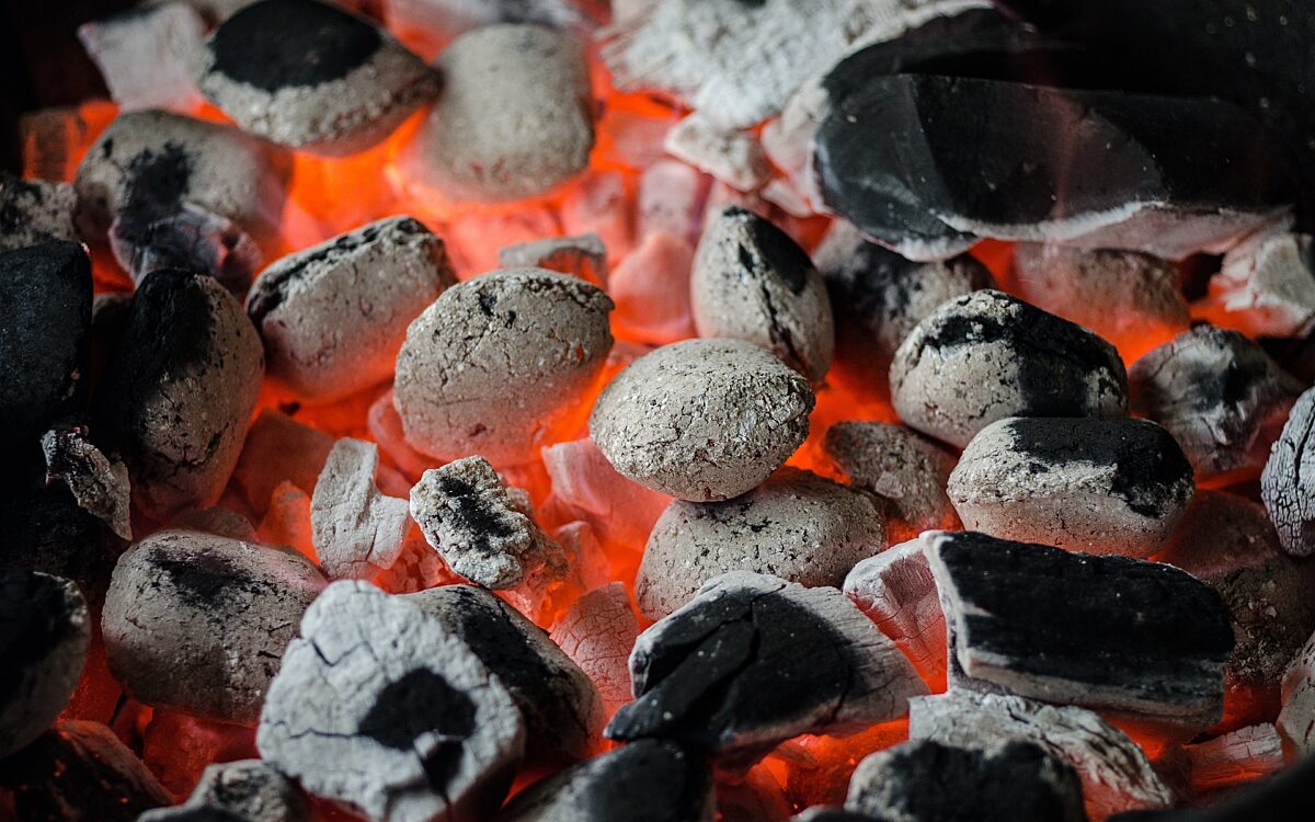 Kohlegrill Symbolbild