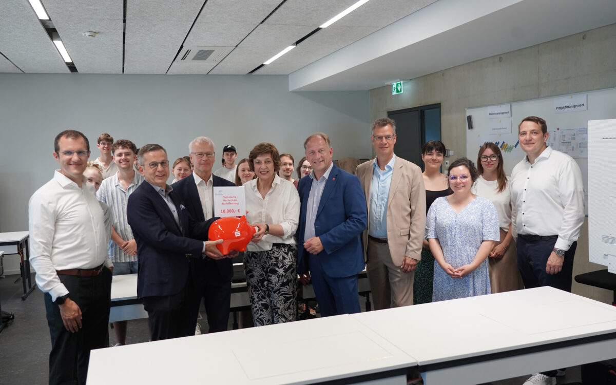 Spendenuebergabe Sparkasse TH Aschaffenburg 2026