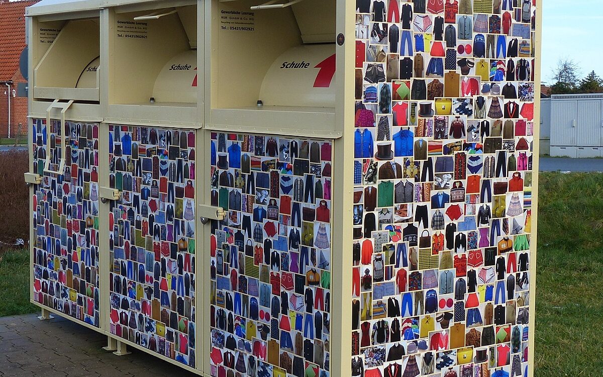 Symbolbild Altkleidercontainer Symbolbild Altkleidercontainer