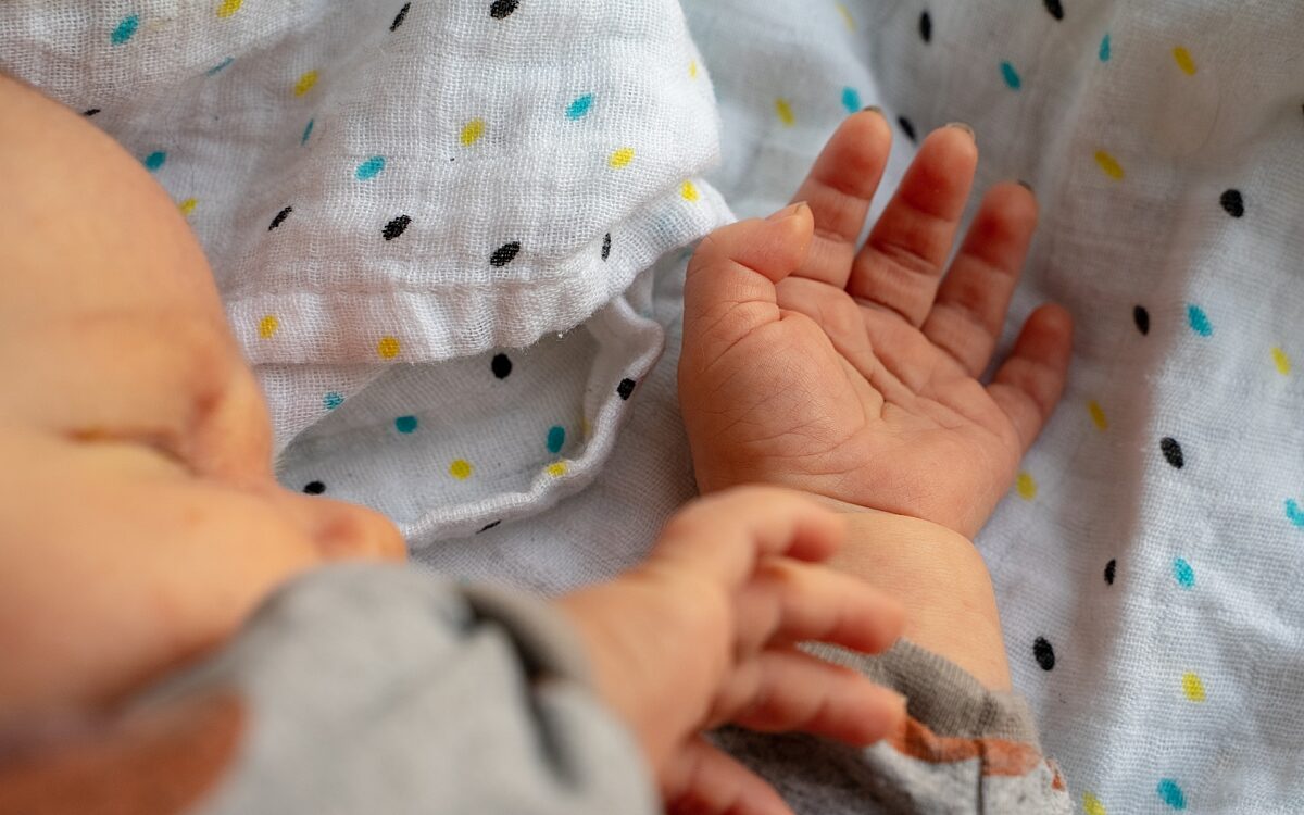 Symbolbild Baby Geburt Hebamme Symbolbild Baby Geburt Hebamme