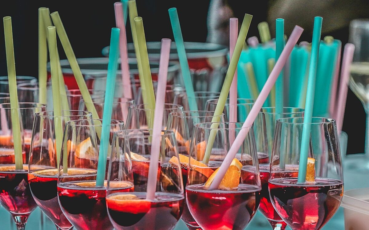 Symbolbild Fest Anstossen Symbolbild Fest Anstossen