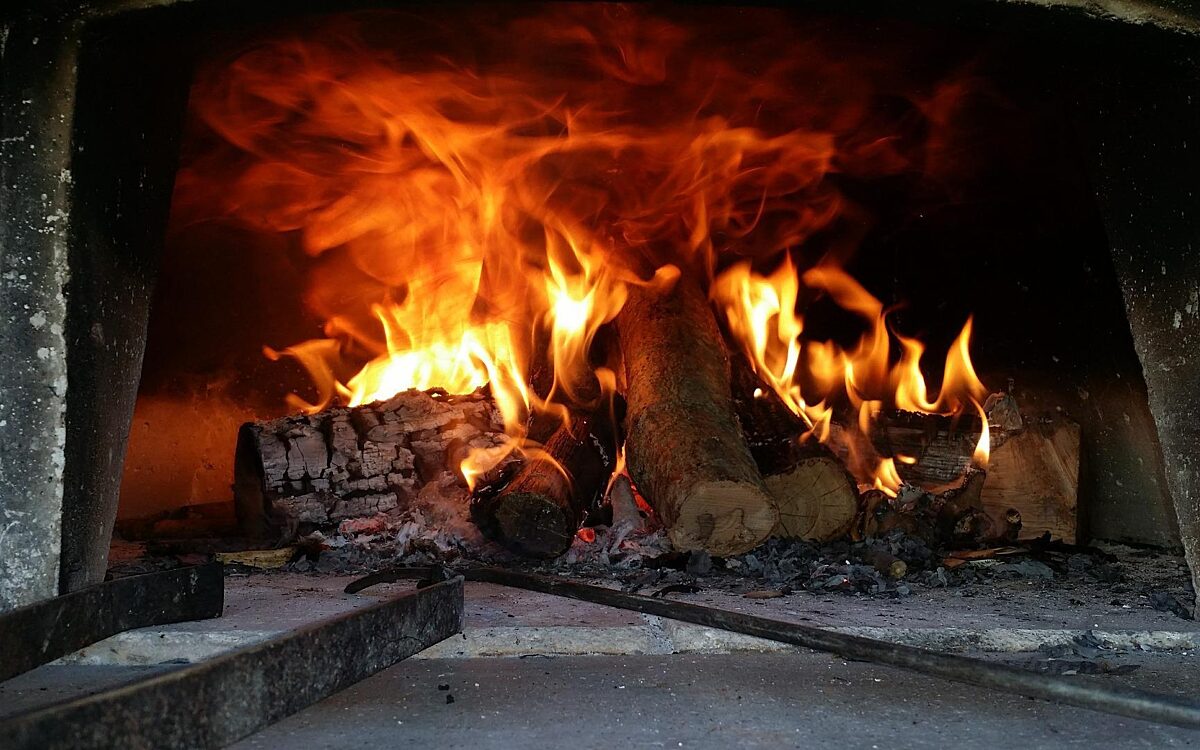 Symbolbild Holzofen Symbolbild Holzofen