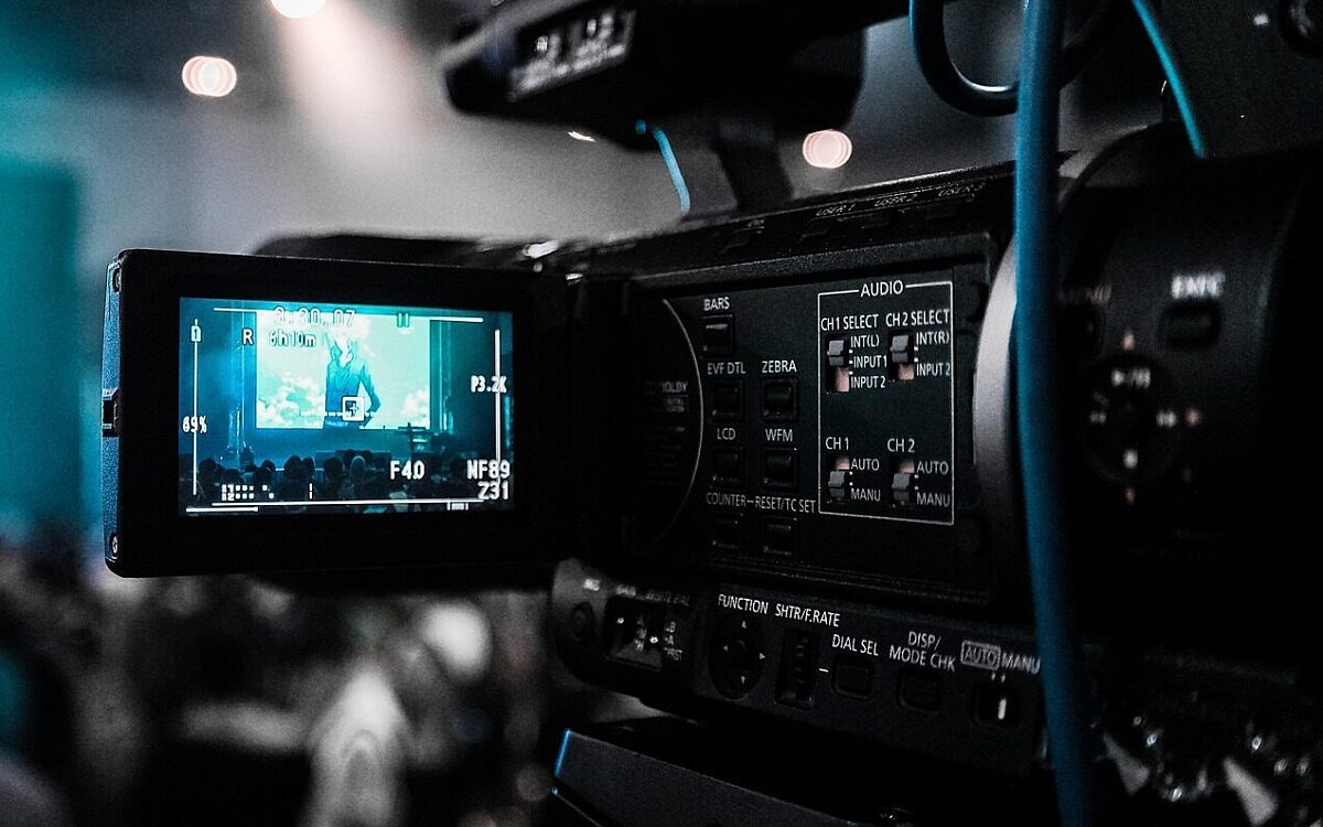 Symbolbild Kamera Video filmen Livestream Symbolbild Kamera Video filmen Livestream