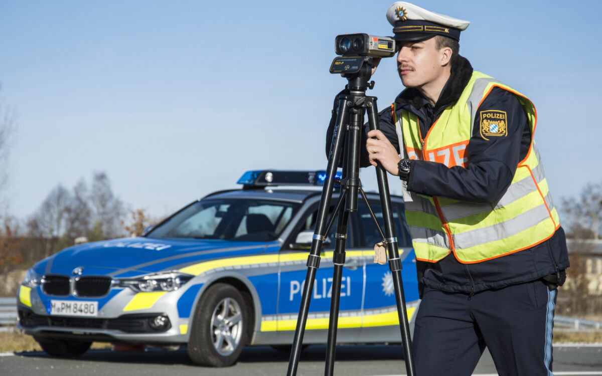 Symbolbild Radar Kontrolle Laser Blitzer Foto Bayerische Polizei Symbolbild Radar Kontrolle Laser Blitzer Foto Bayerische Polizei