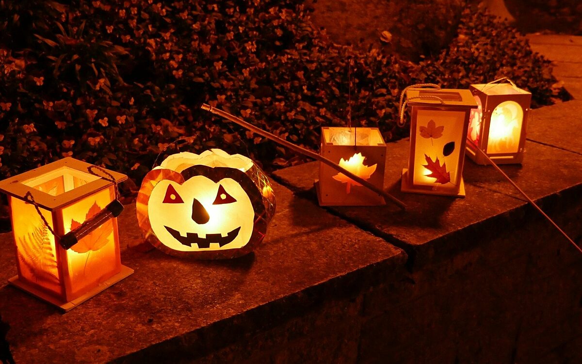 Symbolbild St Martin Sankt Martin Martinsumzug Laterne Symbolbild St Martin Sankt Martin Martinsumzug Laterne