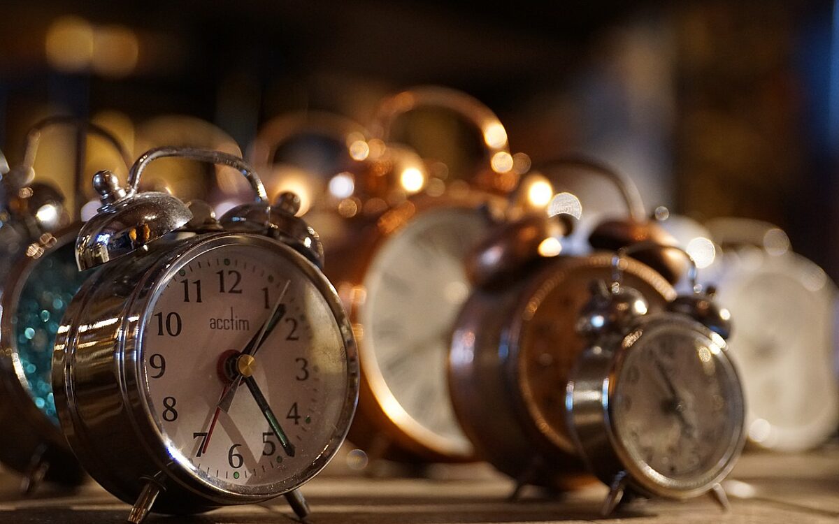 Symbolbild Uhr Wecker Symbolbild Uhr Wecker