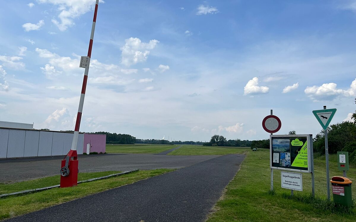 Symbolbild Zellhausen Flugplatz Mainhausen Seligenstadt Symbolbild Zellhausen Flugplatz Mainhausen Seligenstadt