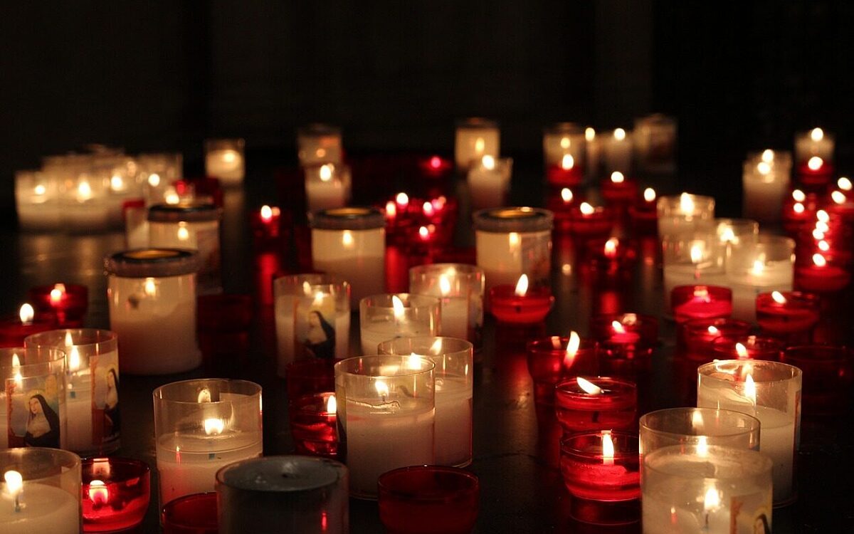 Trauerkerzen Symbolbild Trauerkerzen Symbolbild