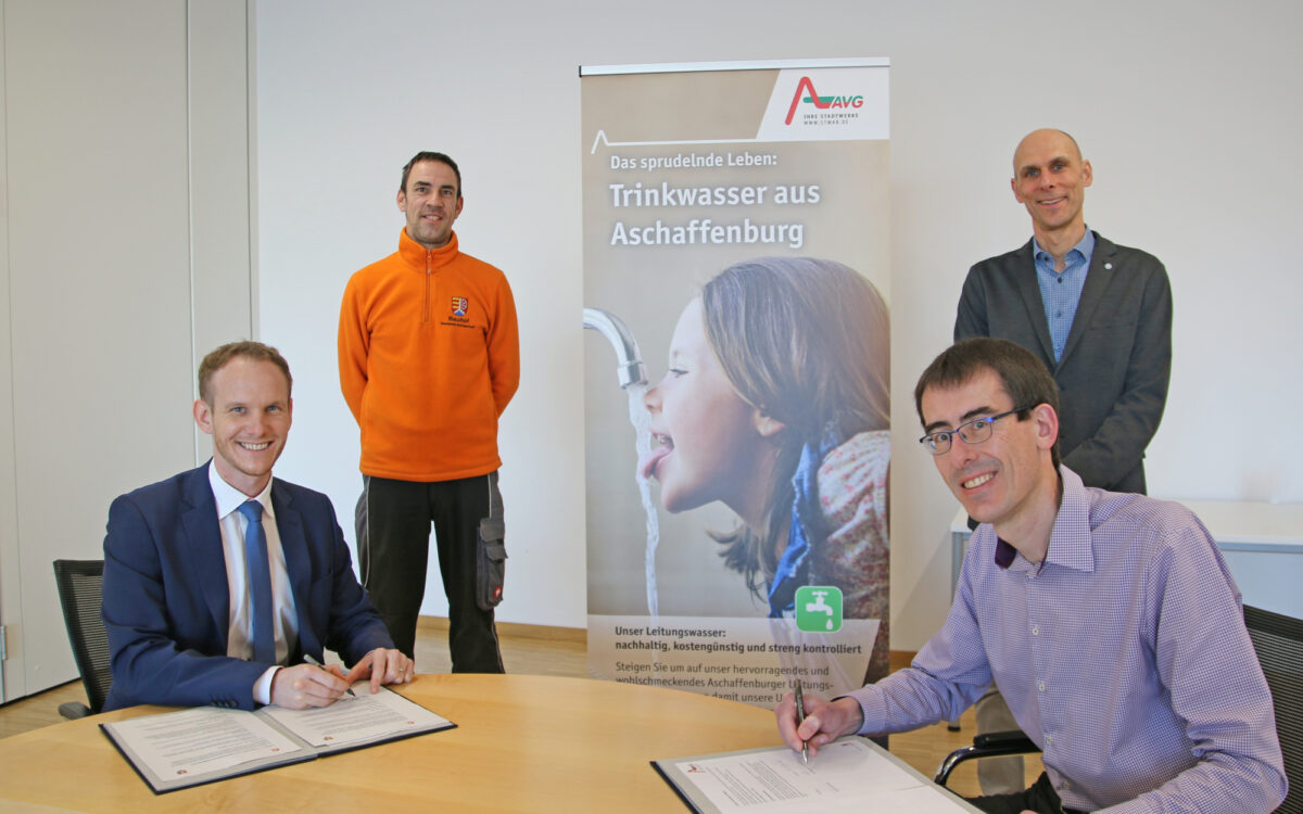 Vertragsunterzeichnung Mainaschaff AVG print Vertragsunterzeichnung Mainaschaff AVG print