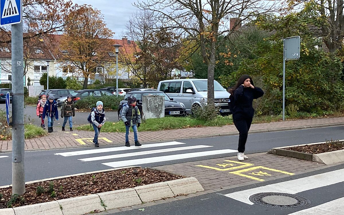 091123 Sulzbach Zebrastreifen Schulweg 091123 Sulzbach Zebrastreifen Schulweg
