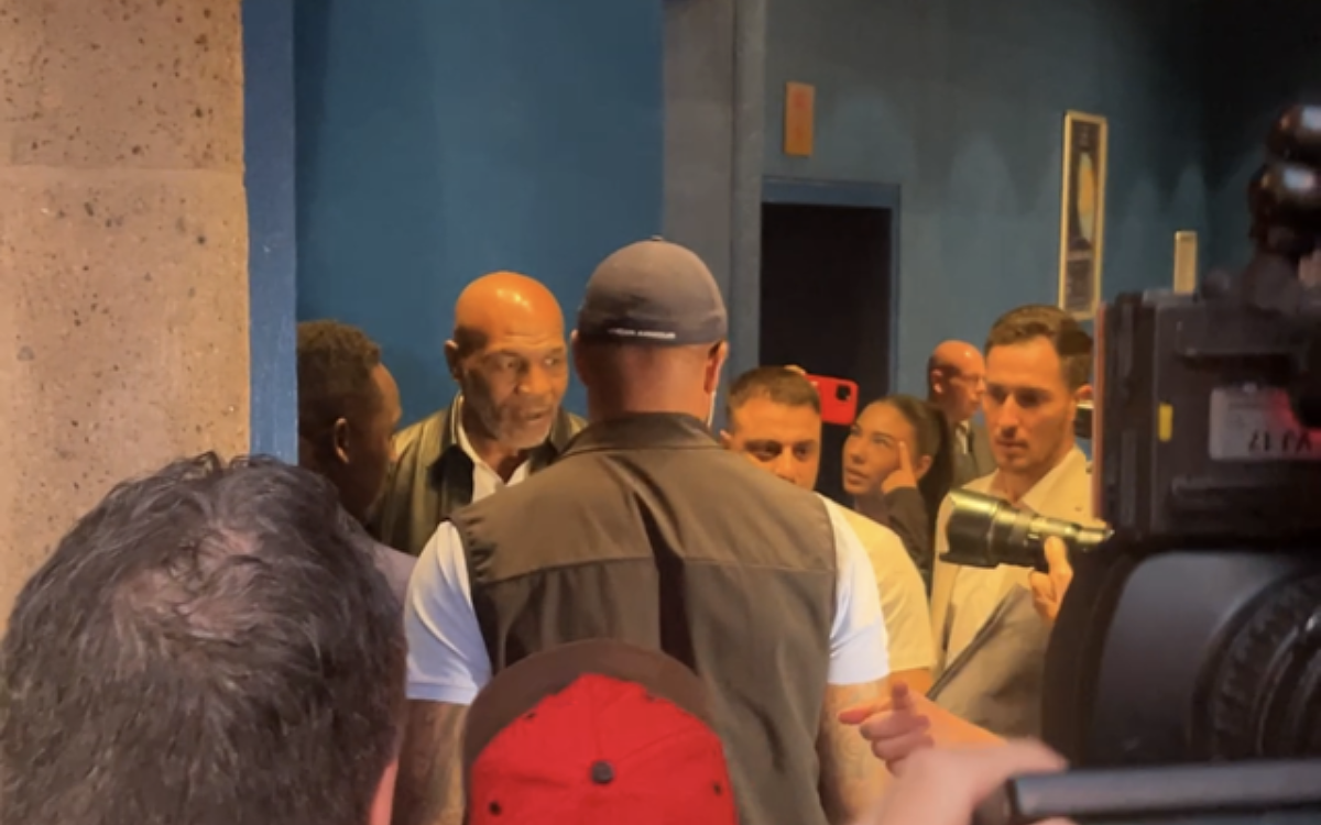 K 1409253 Mike Tyson OF K 1409253 Mike Tyson OF