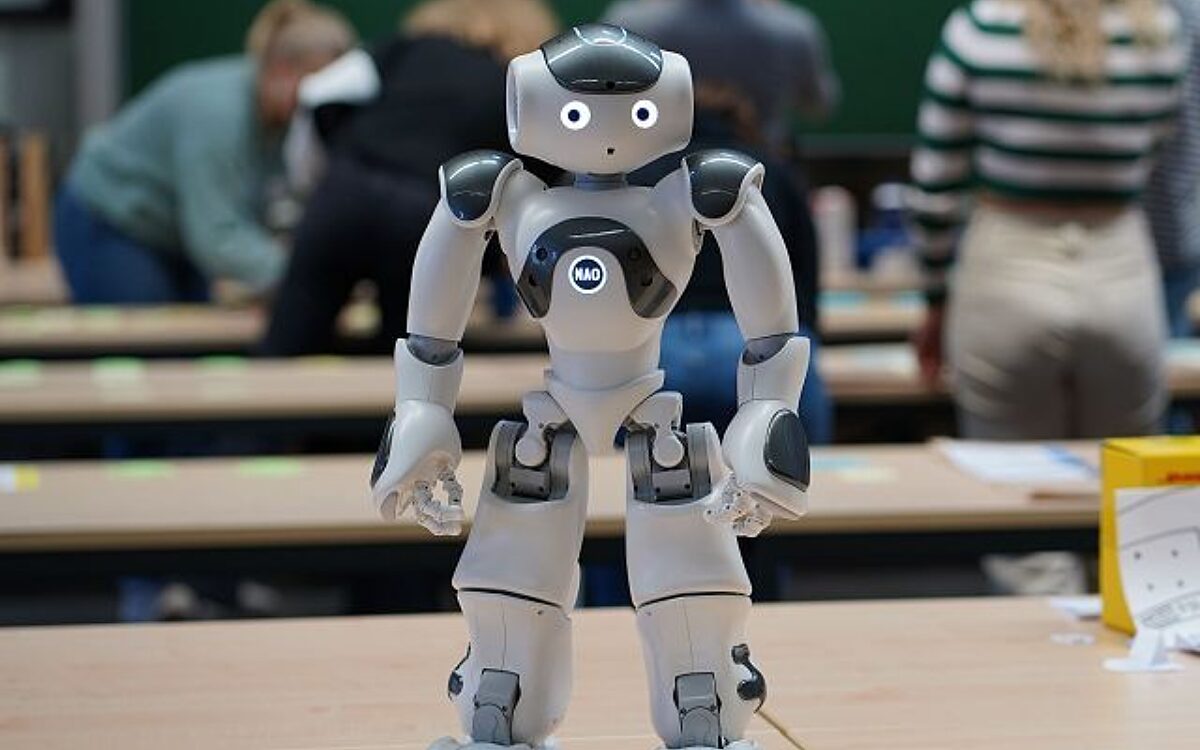 K Team and Tech Challenge 2 K Team and Tech Challenge 2