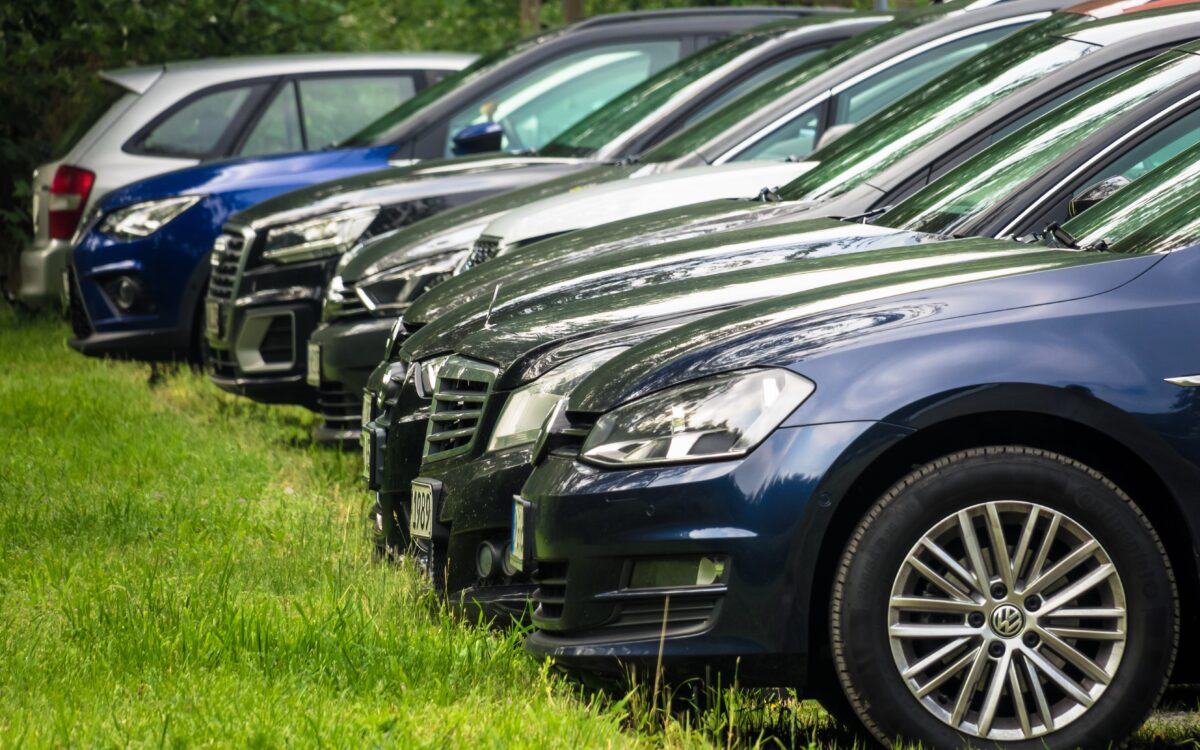 Parkende Autos