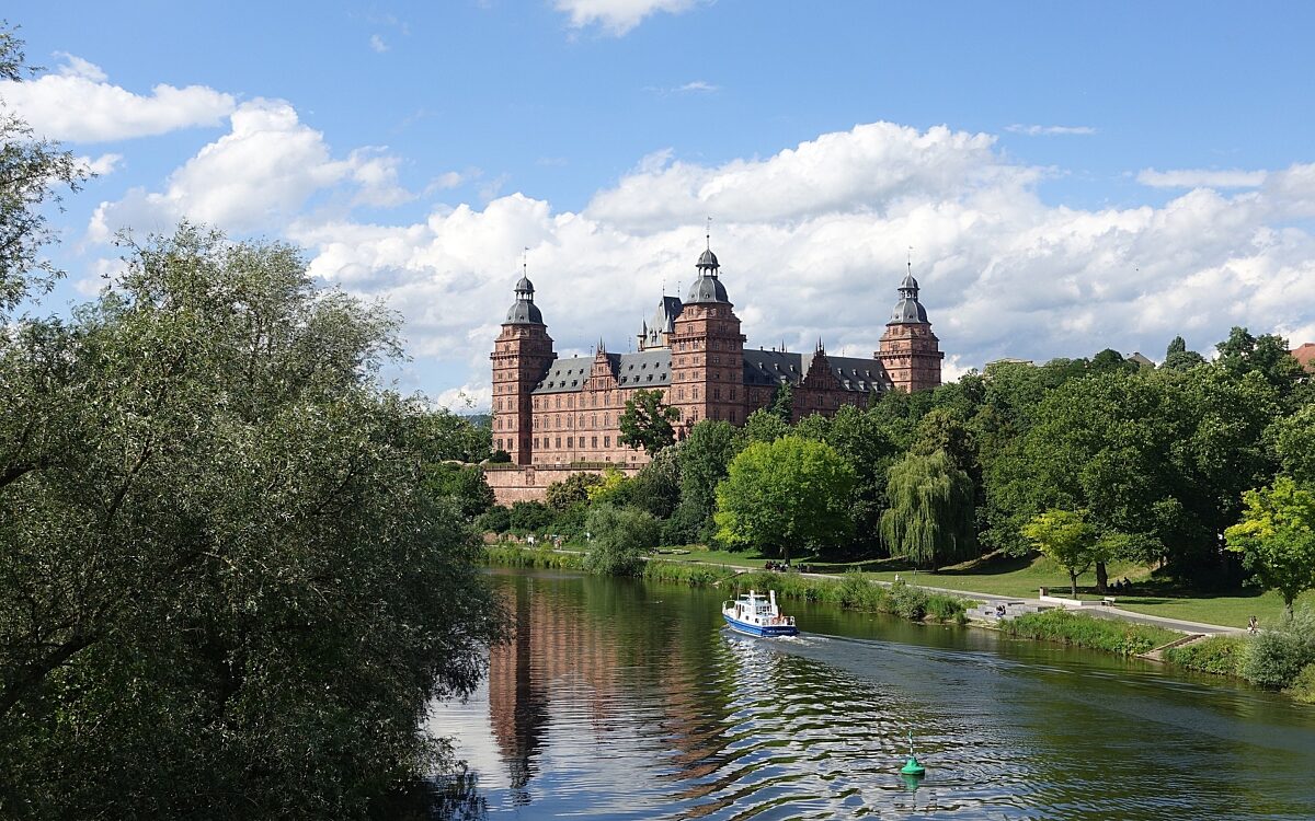 Aschaffenburg Schloss Mainufer Main Aschaffenburg Schloss Mainufer Main