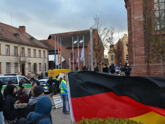 Nach Schöntal-Tat: Mahnwache in Alzenau