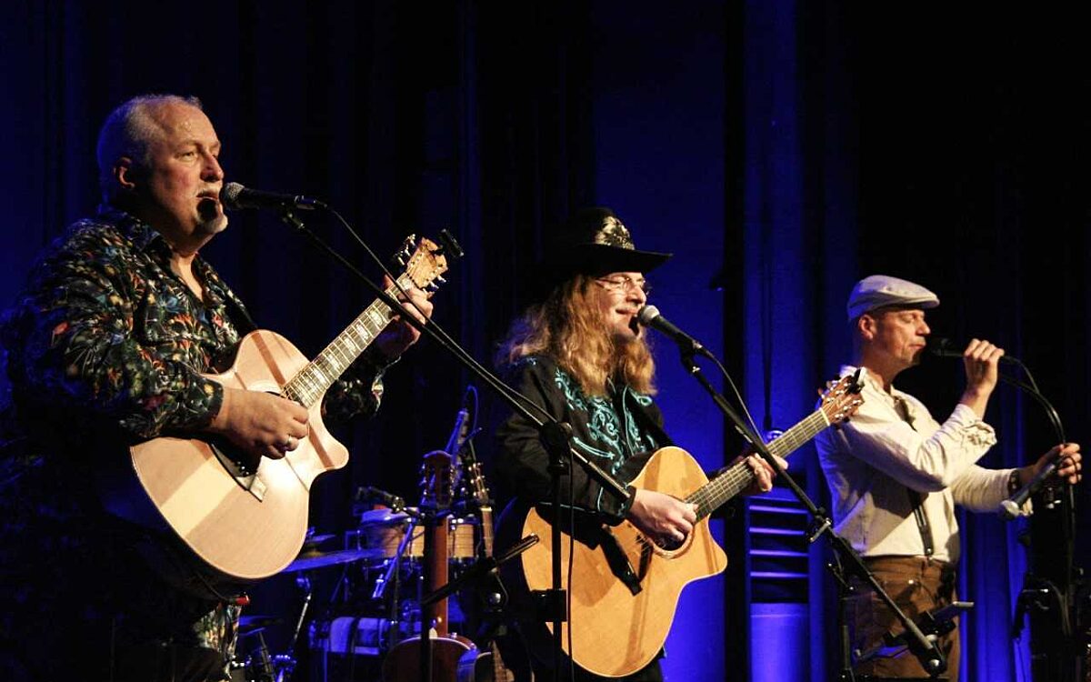 140624 Amorbach E3 Acoustic Trio