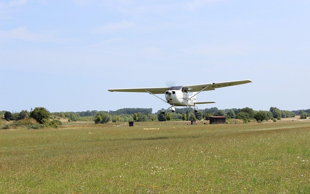 Flugplatz Symbolbild