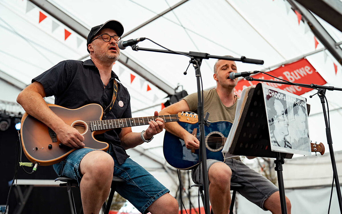 SCHOO Fsb ACH d UO Jonas Sydney Insta Jonassydney