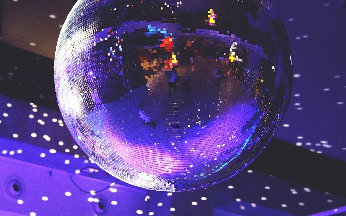 Disco ball 3426765 1280
