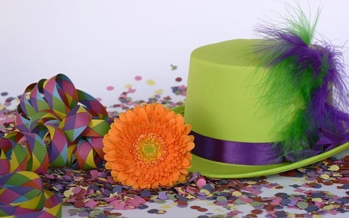 Symbolbild 9 kostuemsitzung